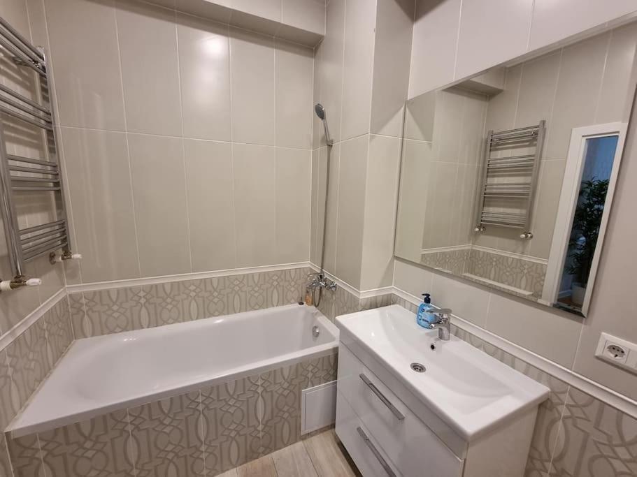 Grand Excelent New Ultra Central Apartments 基希讷乌 外观 照片